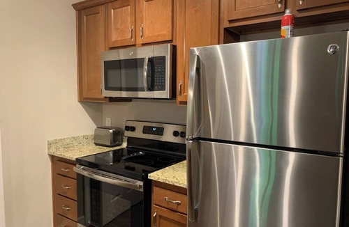 Westerville Apartment | The Sanctuary Flat | 1st Floor | King Bed | W/D!