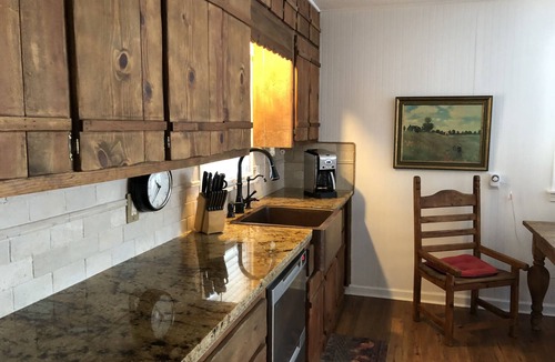 Derby House | The Sanctuary is quiet and private minutes to Derby and Wichita.