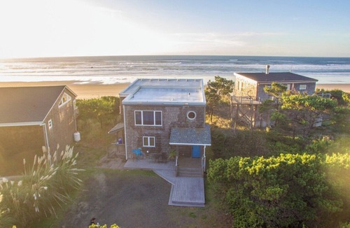 Tierra Del Mar House | The Sand Castle -oceanfront home with amazing view