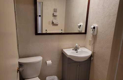 Port Elgin Hotel | The Sand Castle Suites Motel