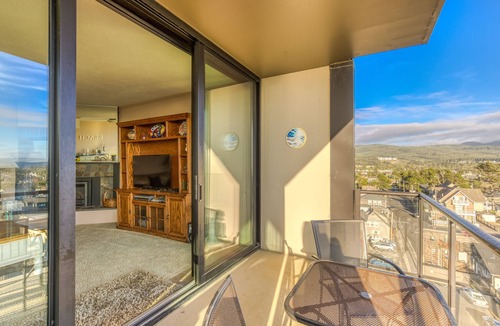 Seaside Resort | The Sand & Sea Condos - Oceanfront