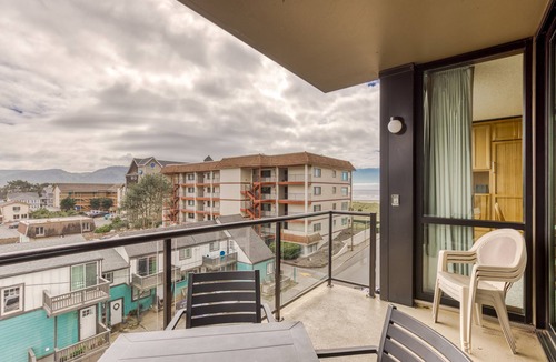 Seaside Resort | The Sand & Sea Condos - Oceanfront