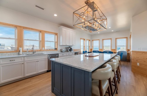 Kitty Hawk House | The Sandbar - Kitty Hawk MP 2.5, Semi Oceanfront, Ocean View, Elevator, Pool, Hot Tub