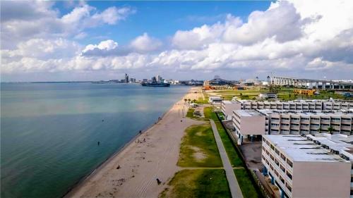 North Beach Apartment | The Sandbar Stay - North Beach Waterfront Condo