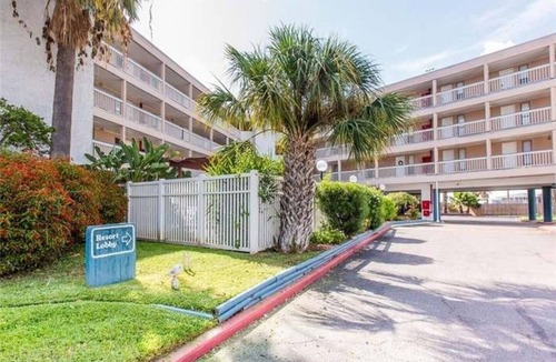 North Beach Condo | The Sandbar Stay - North Beach Waterfront Condo