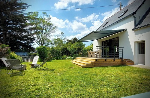 Trevignon House | The Sanderling 300m beaches