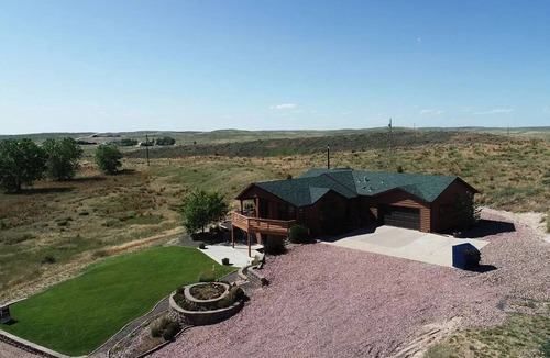 Whitetail House | The "Sandhills Oasis" Lakehouse @Lake Mac- Sleeps 15, Minutes from the Lake!