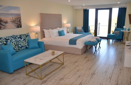 Sauble Beach Hotel | The Sands