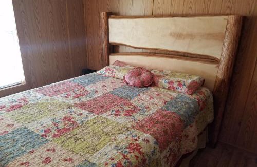 Genoa House | The Sandstone - A 3BR, 2BA Deluxe Log Cabin