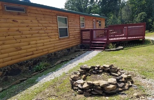 Genoa Cabin | The Sandstone log home 3BR 2BA