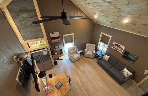 Vian Cabin | The Sandtown 3 bedroom Cabin