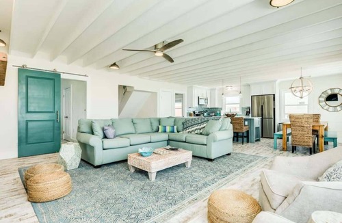 Terramar Beach House | The Sandy Dollar - Direct Beachfront, Sea 4 Miles!