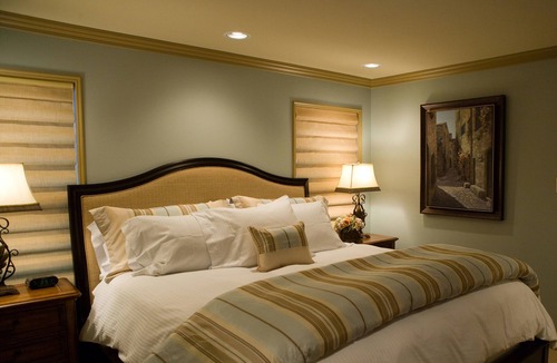 Central Arlington Hotel | The Sanford House Inn & Spa