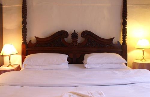 Amersham Bed & Breakfast | The Saracens Head