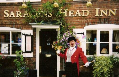 Amersham Bed & Breakfast | The Saracens Head