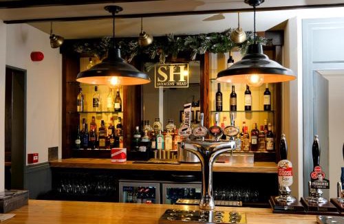 Amerton Bed & Breakfast | The Saracens Head