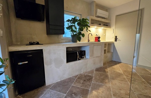 Montge-en-Goele Apartment | THE SAULE SUITE