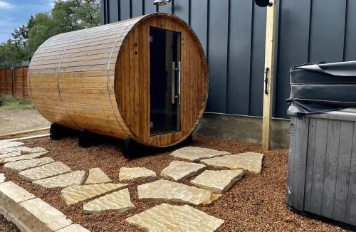 Spring Branch House | The Sauna and Soak House