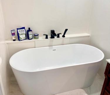 Tyler House | The Savannah Suite