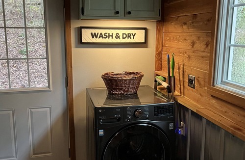 Ironton Cabin | The Sawmill Cabin - Pet Friendly, Near Elephant Rocks