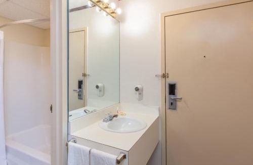 Schenectady Hotel | The Schenectady Inn & Suites