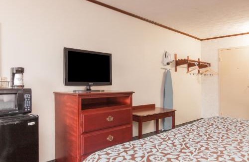 Schenectady Hotel | The Schenectady Inn & Suites
