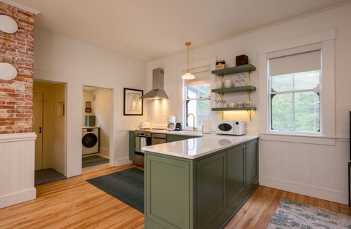 Hebron House | The SchoolHouse