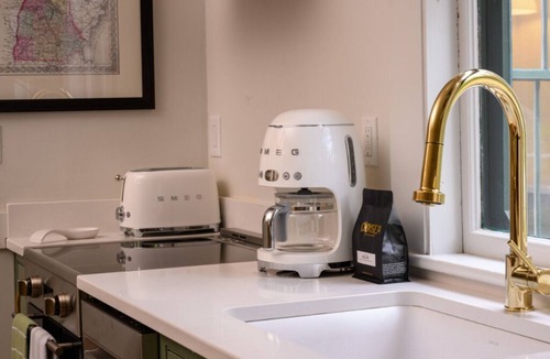 Hebron House | The SchoolHouse