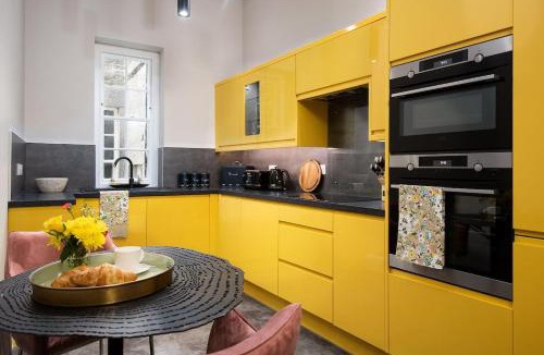 Kelso House | The Scott Apartment