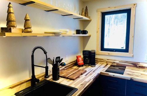Ironton Cabin | `The Scout`: a cozy mountain cabin with million dollar view