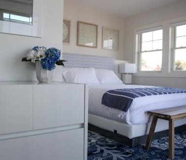 Newport East Hotel | The Sea Breeze Inn