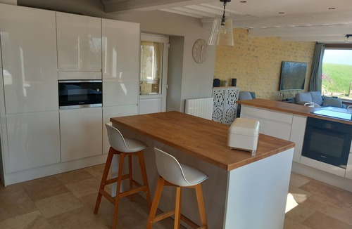 Tracy-sur-Mer House | THE SEA ON THE HORIZON