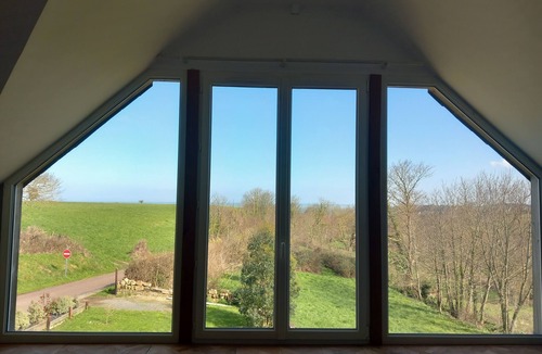 Tracy-sur-Mer House | THE SEA ON THE HORIZON