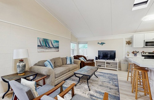 Flour Bluff House | The Seahorse Cottage | Canal front house in Corpus Christi on the water