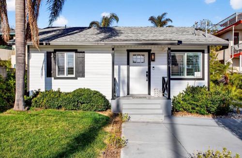 South Oceanside House | The Seashell Cottage