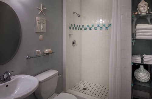Galveston House | The Seashell House - Luxurious Comfort And Affordability 276 steps to the beach