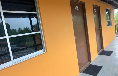 Alor Gajah Hotel | The Seashell Melaka Pool View Upper Room