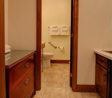 Kennebunk Hotel | The Seaside Inn