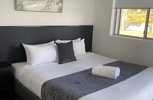 Woolgoolga Hotel | The Seaview Tavern Motel