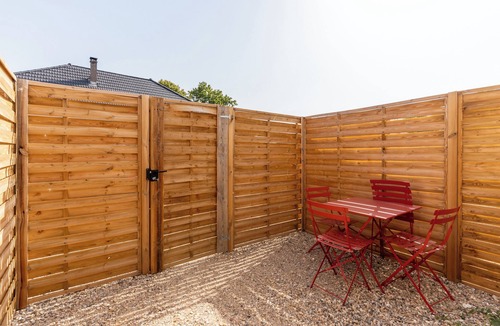 Decines-Charpieu Apartment | The Secret Garden