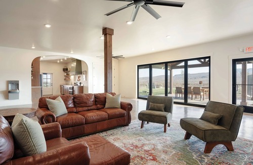 Ivins Cottage | The Sego Lily @ HSRV