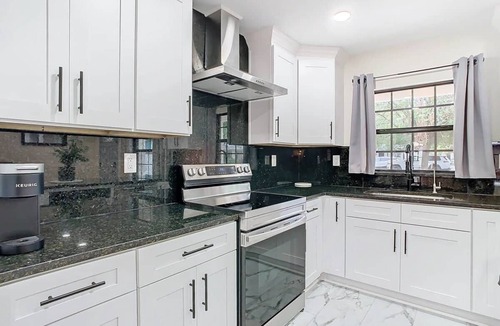 Old Seminole Heights House | The Seminole Heights Suncatcher - Pool & Basketball