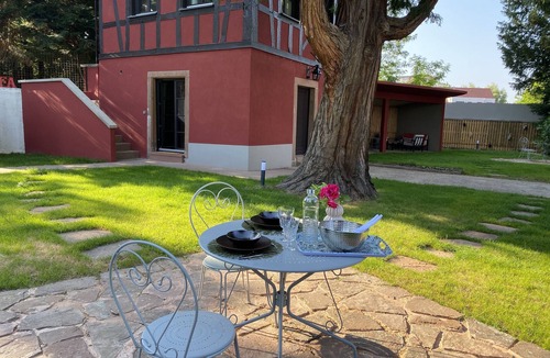 Ostheim Apartment | The Sequoia, an enchantment among trees