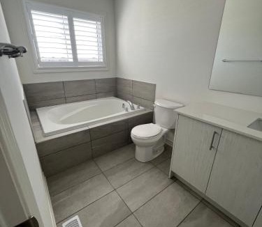 Lindsay House | The Serene Stay, Lindsay