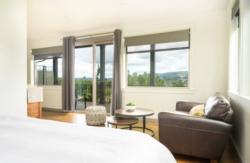 Newberg Bed & Breakfast | The Setting Inn Willamette Valley