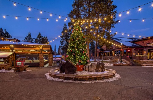 Oregon Water Wonderland Cabin | The Settle Inn Riverfront Retreat