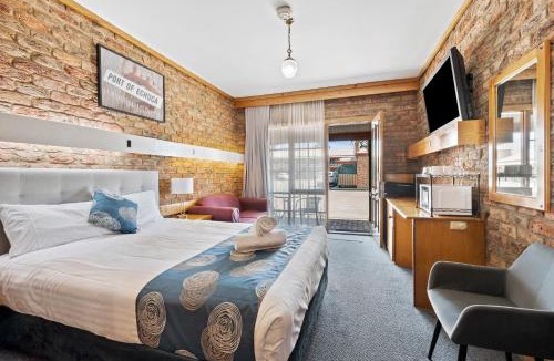 Echuca Hotel | The Settlement Historic Hotel