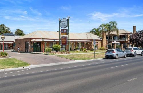 Echuca Hotel | The Settlement Historic Hotel