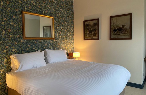 Timsbury Hotel | The Seven Stars