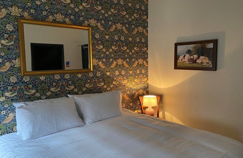 Timsbury Hotel | The Seven Stars